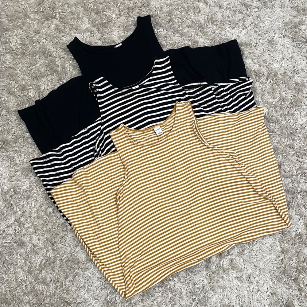 Lot of Old Navy Sleeveless Dresses Black, B&W striped & gold striped Size Small